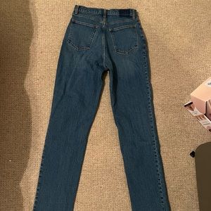 Abercrombie Curve Love Ultra High Rise 90s Straight Jean- size 29 Long